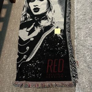 Red (Taylor’s Version) blanket